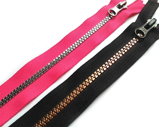 Plastic gold/silver plated zipper