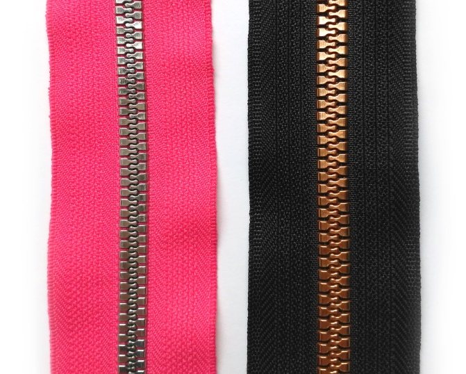 Plastic gold/silver plated zipper