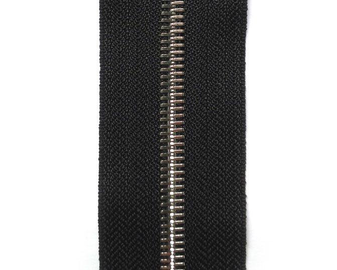 Standard metal zipper