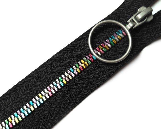 XLux zipper with color plating teeth